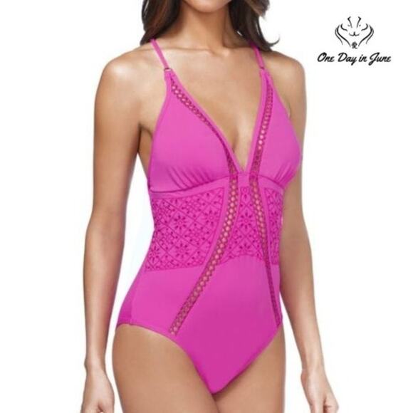 Ambrielle Embroidered One Piece Size M - Picture 1 of 3